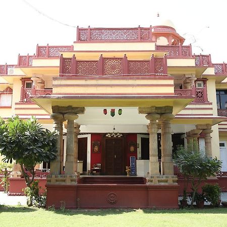 Hotel Siddhartha Palace Ahmedabad Buitenkant foto