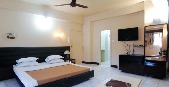 Hotel Siddhartha Palace Ahmedabad Buitenkant foto