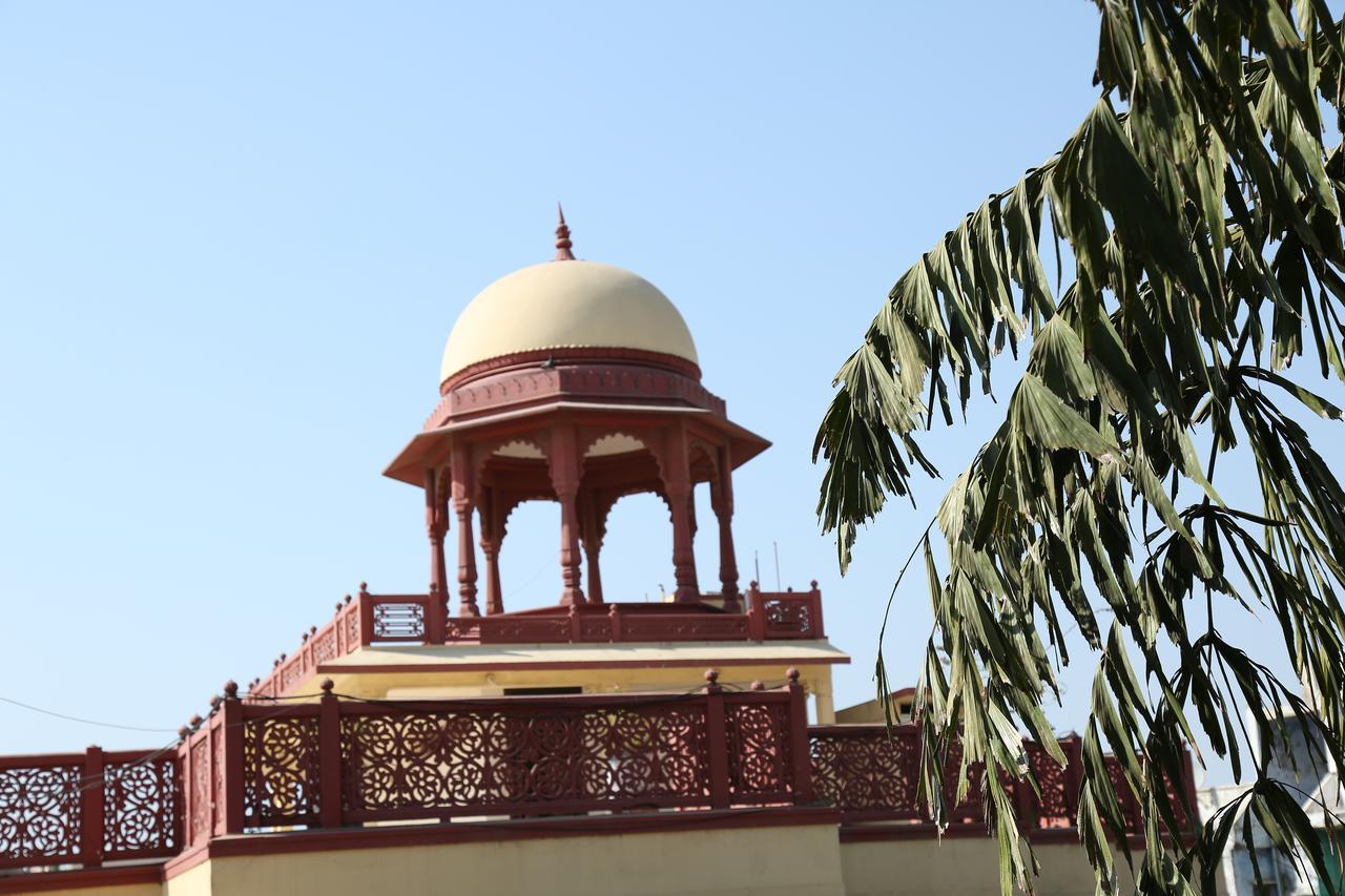 Hotel Siddhartha Palace Ahmedabad Buitenkant foto