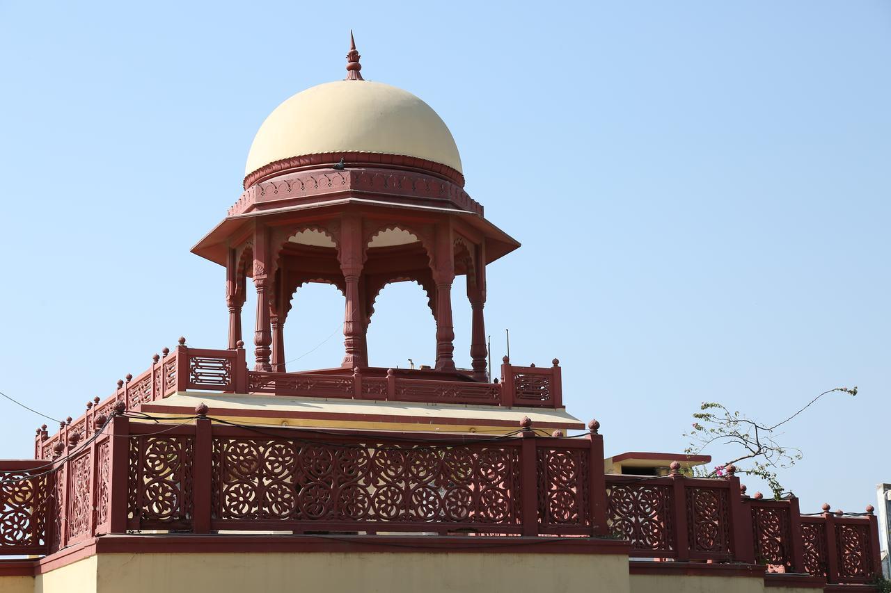 Hotel Siddhartha Palace Ahmedabad Buitenkant foto