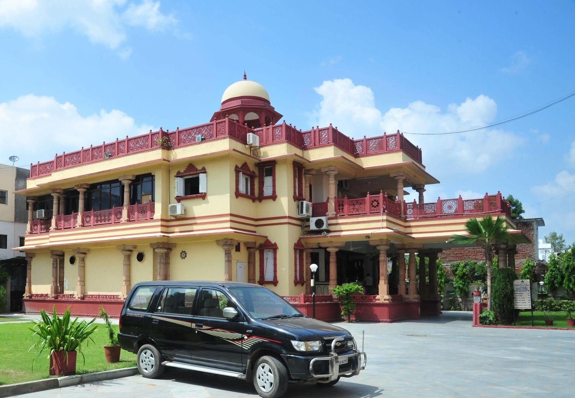 Hotel Siddhartha Palace Ahmedabad Buitenkant foto